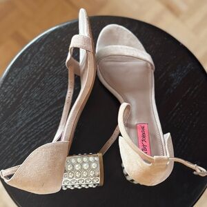 Betsey Johnson Blush Suede Pearl Heel Ankle Strap Sandals Size 9